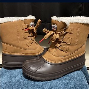 Size 5 Nautica snow boots